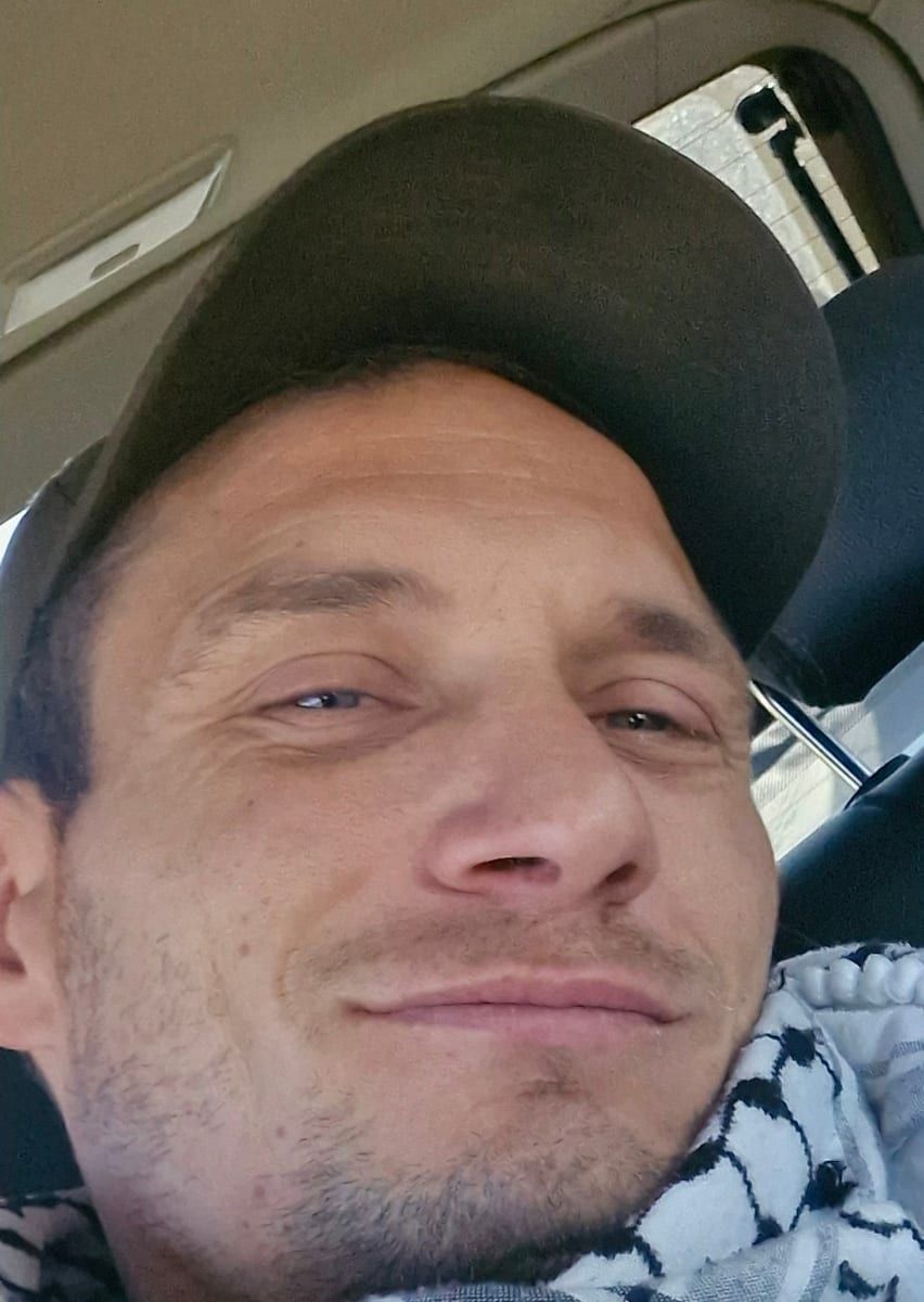 Fayz - Gay mec à Zwillikon Profil de Fayz, 42 ans, Gay mec à Zwillikon (Zurich)